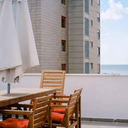 Апартаменты Sea View Duplex With Terrace 5 Min To Marina Стамбул